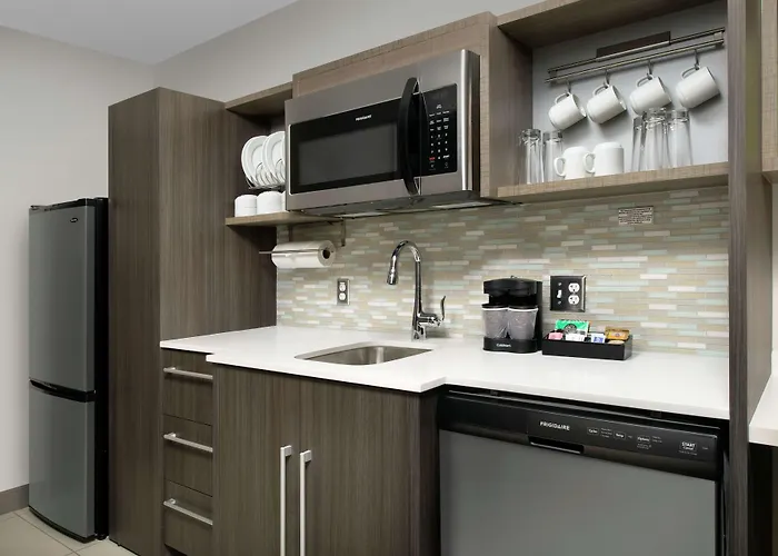 Home2 By Hilton Airport South Hotel 3*